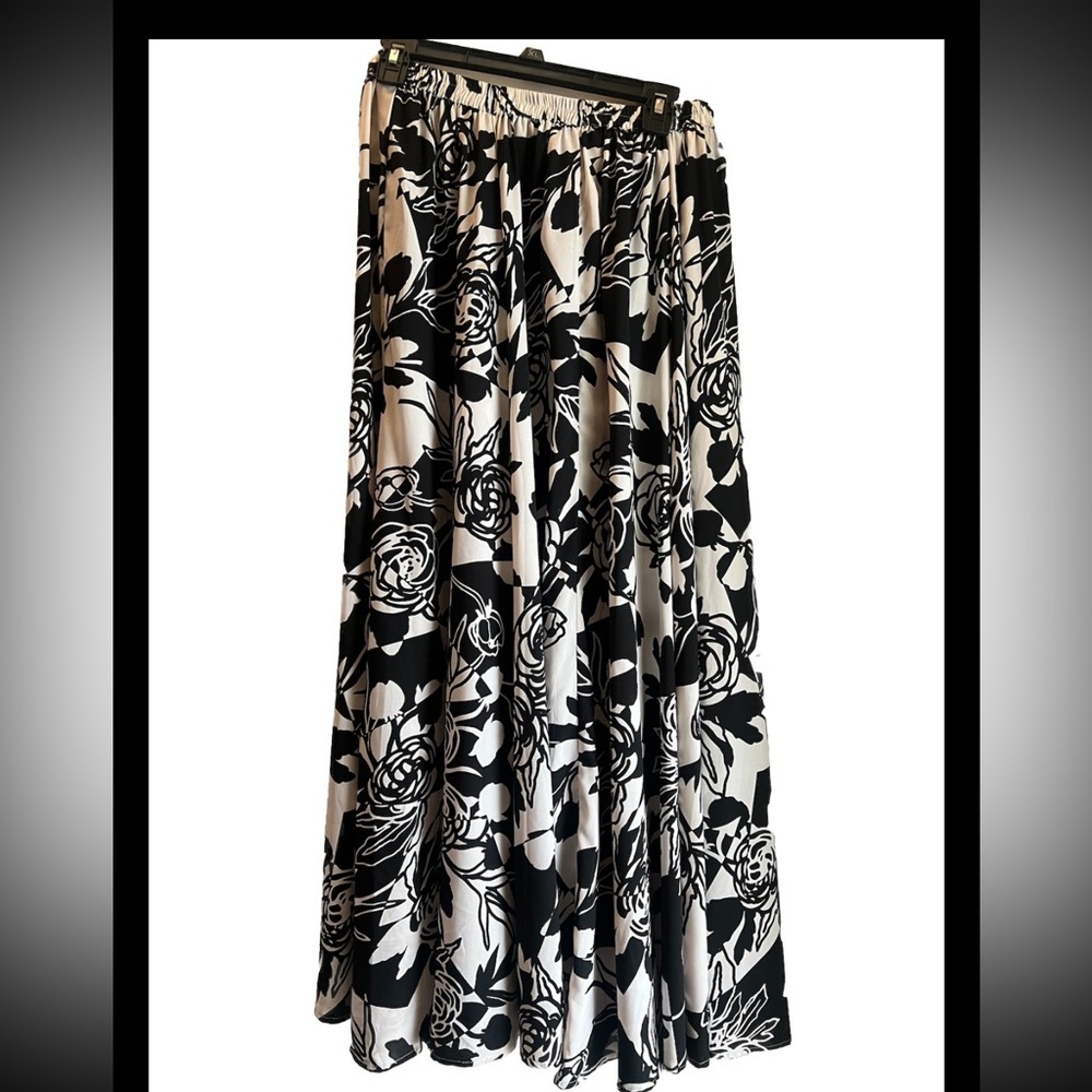 Magic Black White Floral Maxi Skirt